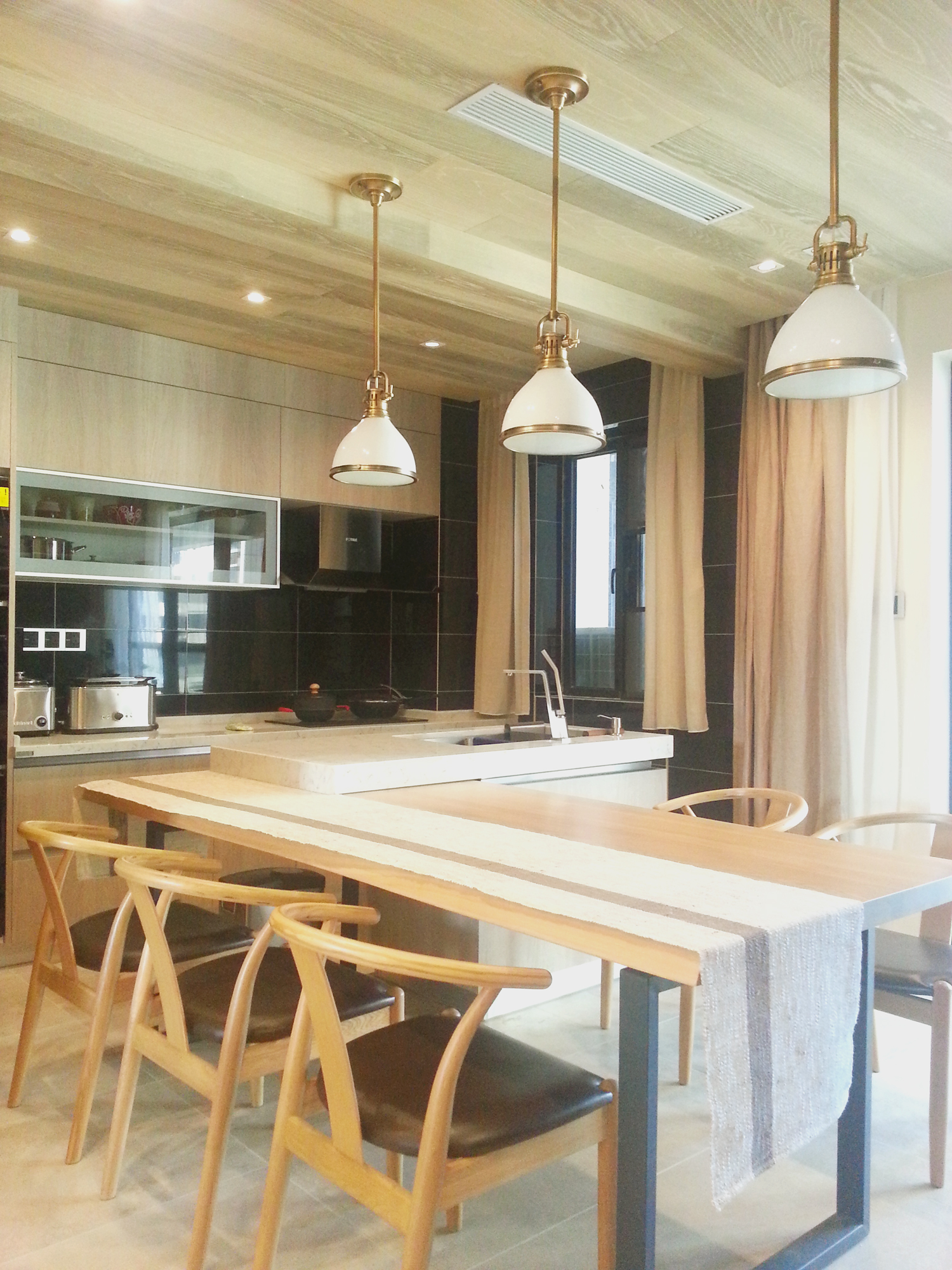 欧式银白门窗图片 家用铝合金门窗效果图_8