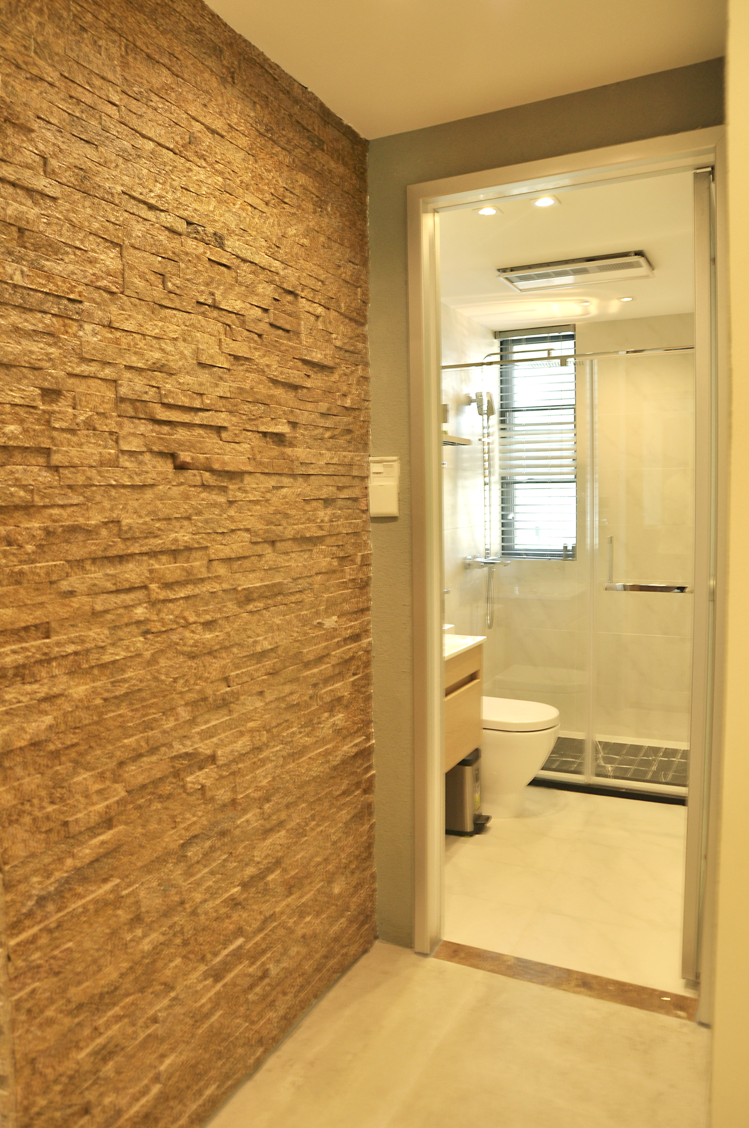 欧式银白门窗图片 家用铝合金门窗效果图_21