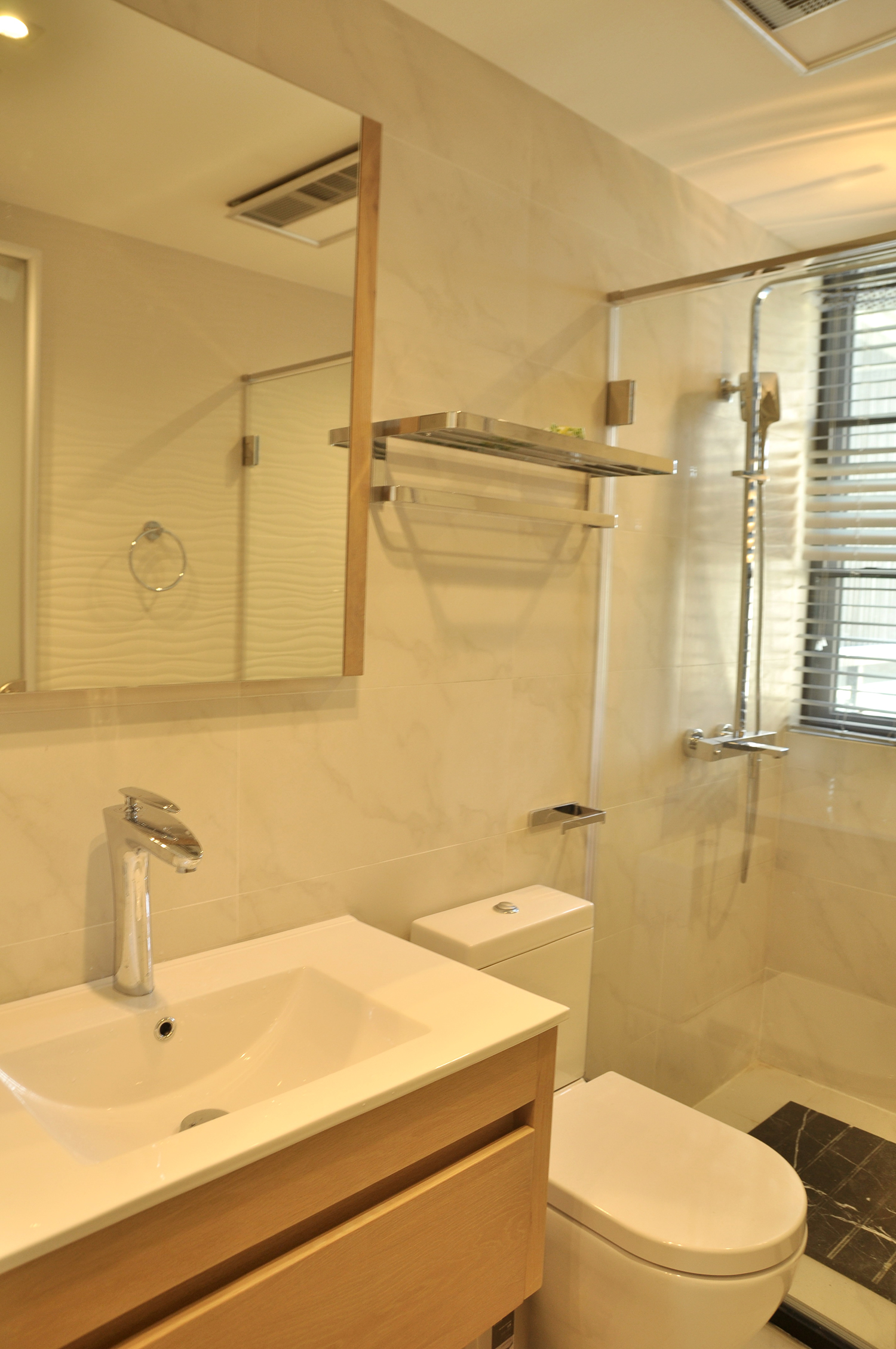 欧式银白门窗图片 家用铝合金门窗效果图_20