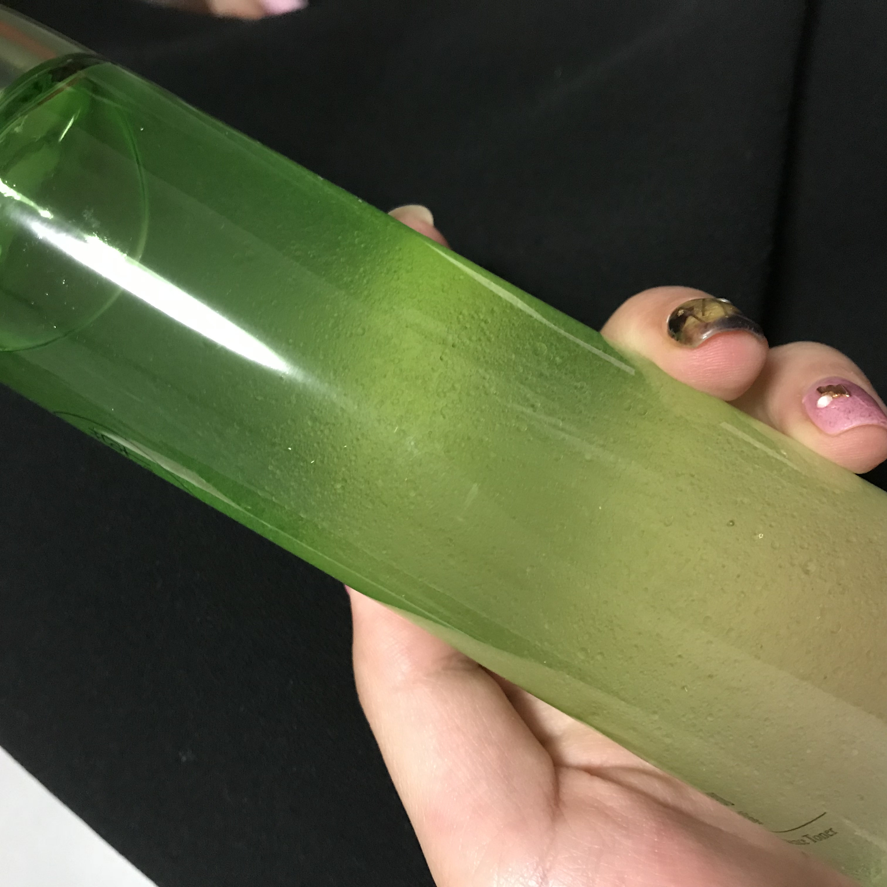 相宜本草睡莲水灵肌沁润精华露