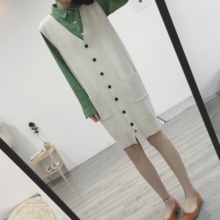 俏皮甜美 纽扣背心口袋连衣裙女 外搭针织中长款 春新款 大萌家
