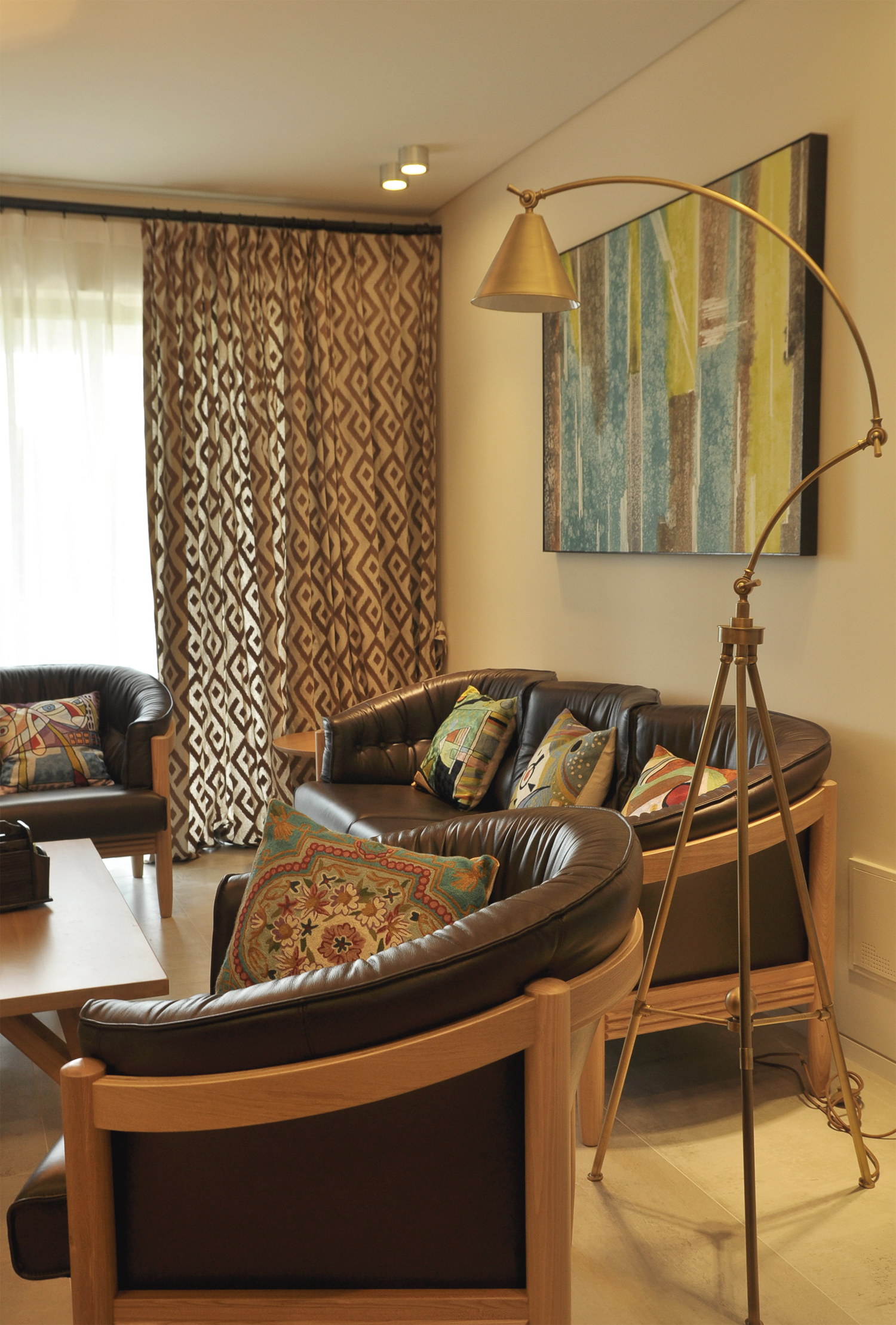 欧式银白门窗图片 家用铝合金门窗效果图_6