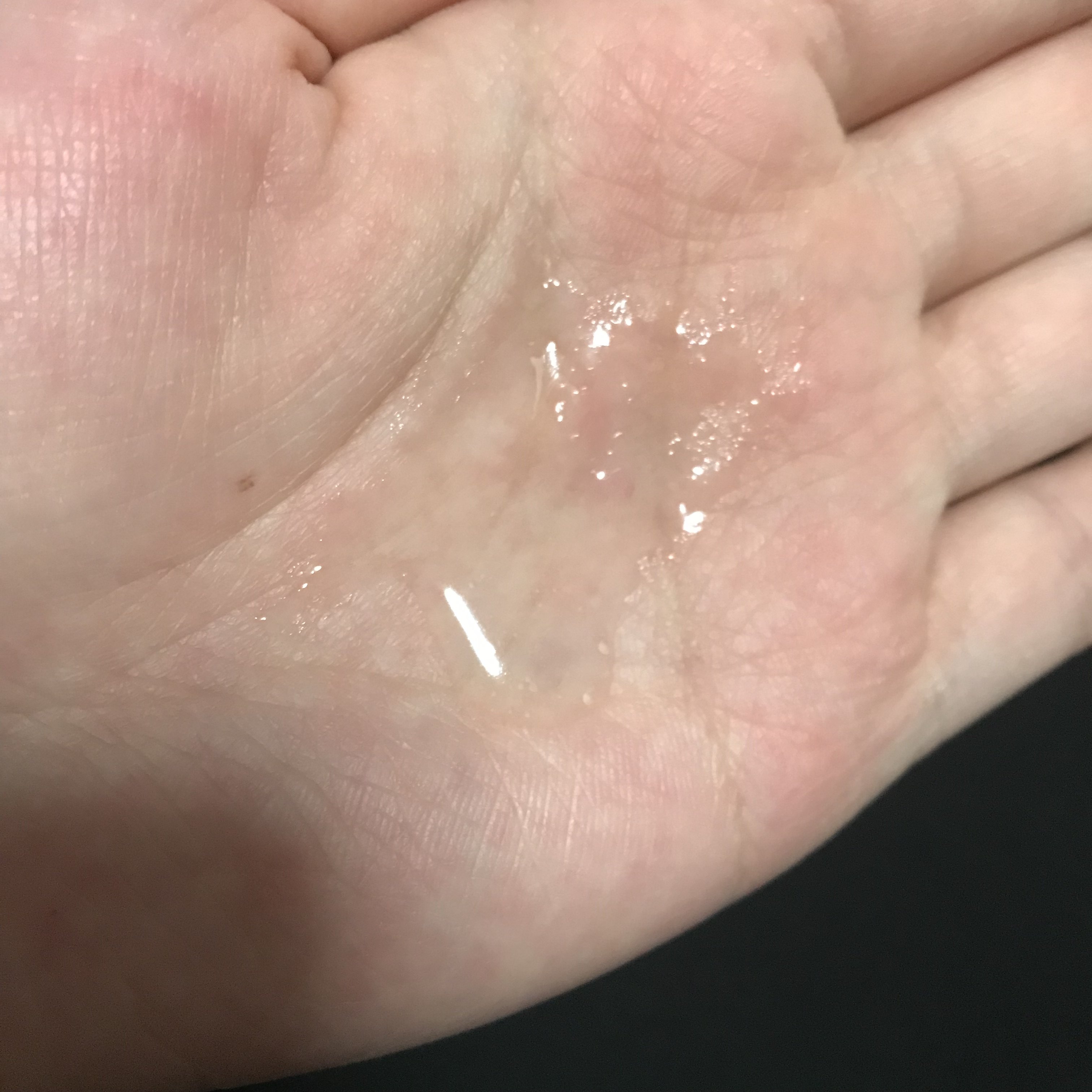 相宜本草睡莲水灵肌沁润精华露