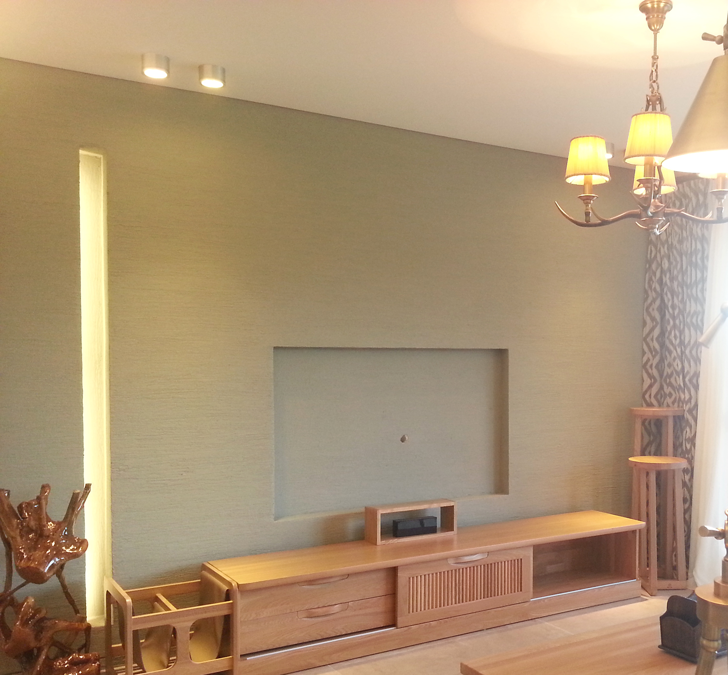 欧式银白门窗图片 家用铝合金门窗效果图_4