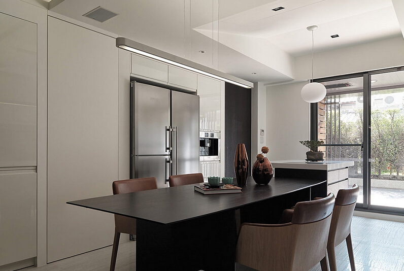 现代阳台铝合金玻璃门效果图 卫生间实木门效果图_6