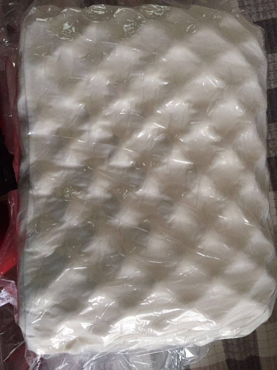 泰国天然乳胶枕头护颈枕为什么贵值得买吗？它的效果怎么样