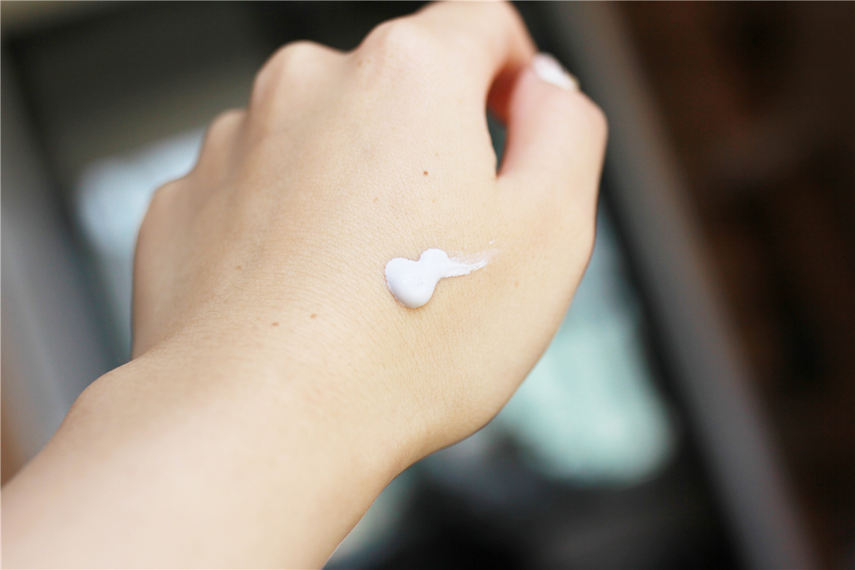 自然堂雪润皙白多重防晒隔离霜