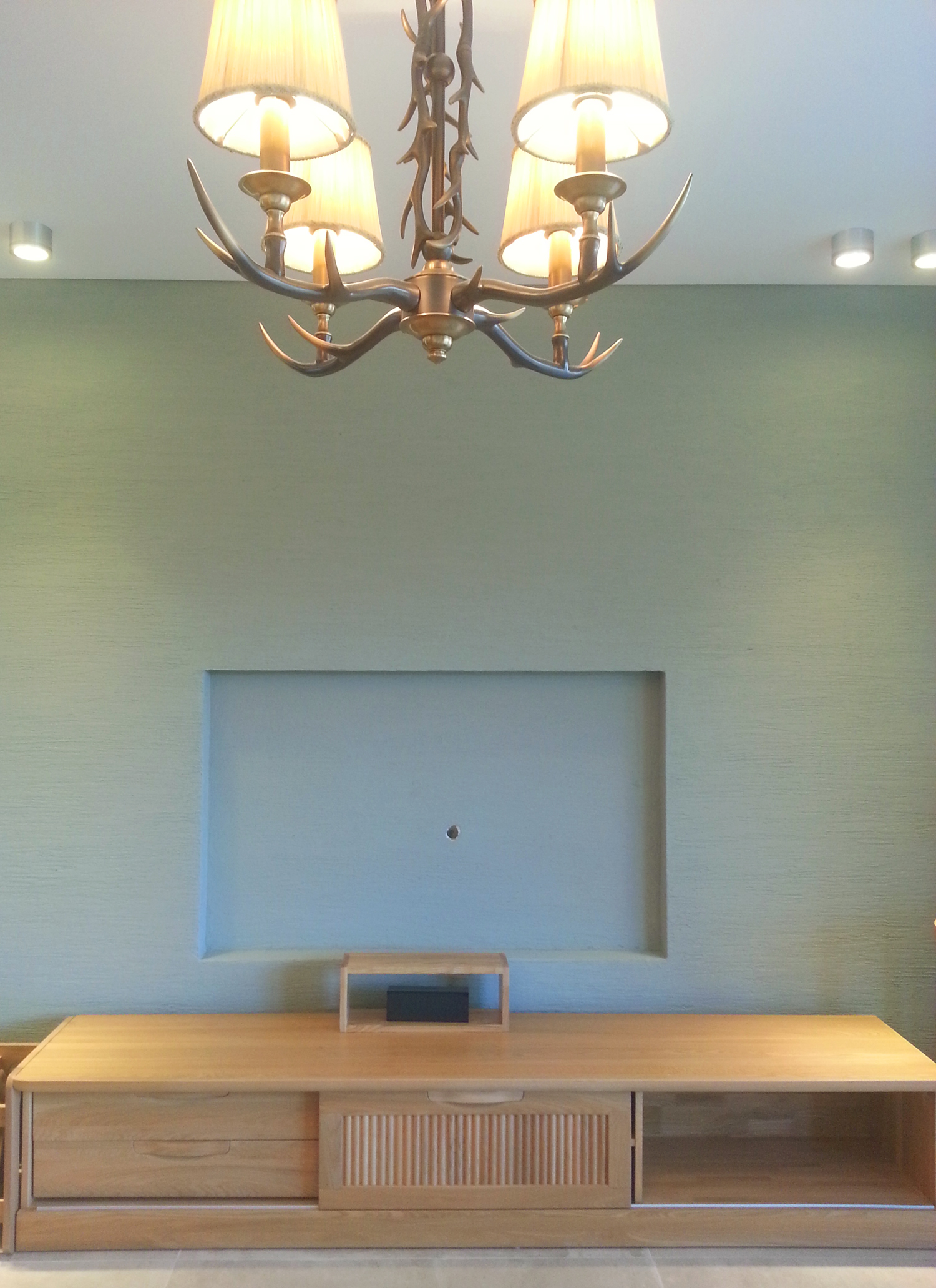 欧式银白门窗图片 家用铝合金门窗效果图_5