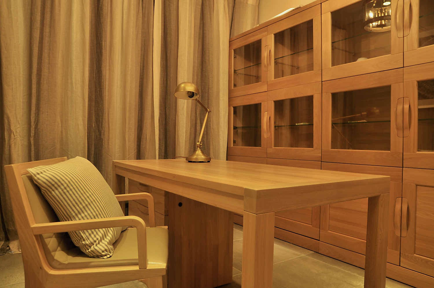 欧式银白门窗图片 家用铝合金门窗效果图_12