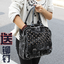 新款2013牛仔布包包街头朋克铆钉女包欧美风韩版潮酷单肩斜跨女包