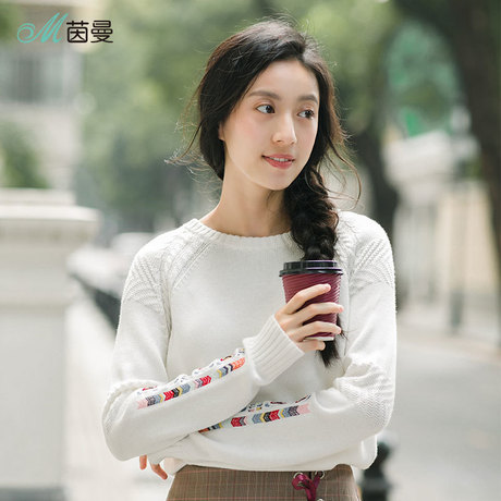 茵曼2018秋装新款圆领绣花插肩长袖针织衫宽松时尚套头毛衣女上衣商品大图