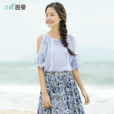 茵曼2018夏季新品钩花蕾丝边荷叶中袖小心机露肩浅蓝色衬衣女衬衫商品大图