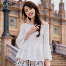 茵曼2018新款夏装衬衫全棉白色漏锁骨一字领修身荷叶摆衬衣女上衣图片