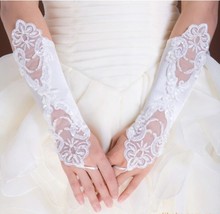 女童手套儿童婚纱配饰手套无指蕾丝对花缝珠手袖 白色长款 新款
