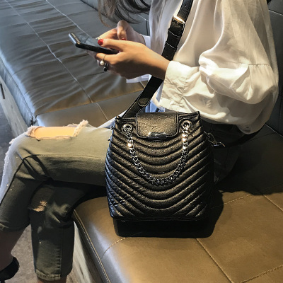 水桶包女2018新款潮韩版质感手提百搭包包大容量单肩包斜挎包大包
