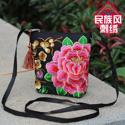 2018新款民族风包包绣花包刺绣包中老年水桶包女士迷你小包斜挎包