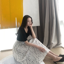 压褶半身裙套装 女夏 高腰几何印花裙中长款 短款 针织上衣短袖 修身