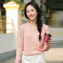 茵曼旗舰店2018秋装新款圆领绣花休闲百搭长袖套头毛衣女薄针织衫图片