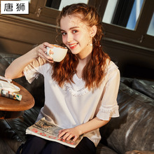 唐狮2018夏新款短袖衬衫女款都市休闲净色蕾丝小清新V领雪纺超仙图片