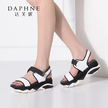 Daphne/达芙妮时尚学院风休闲运动厚底一字式扣带松糕平底女凉鞋