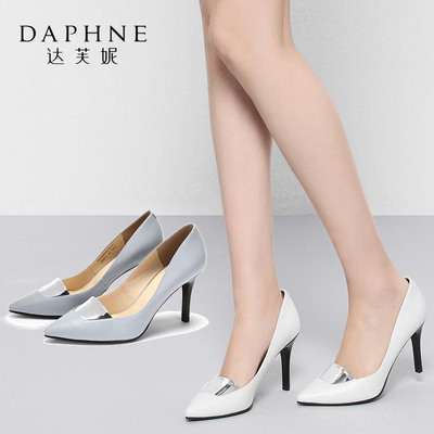 Daphne/达芙妮秋款圆漾秋款时尚金属拼接尖头浅口高跟女鞋