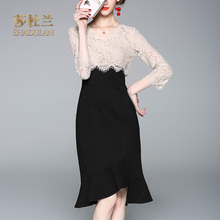 莎杜兰2018秋装新款蕾丝拼接修身包臀鱼尾裙优雅V领连衣裙女30774