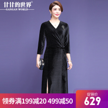 甘甘的世界2018秋冬装新款女七分袖V领弹力丝绒长款连衣裙中年装图片