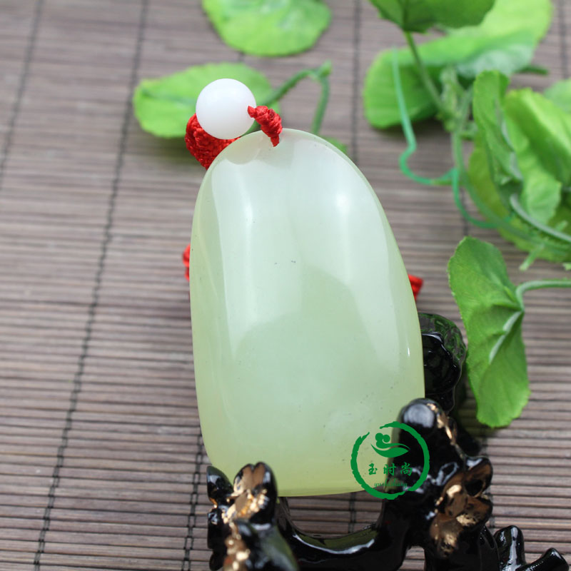玉裸石手把件 玉石把玩件 岫玉原石 绿色 天然岫岩玉手玩件 玉裸石手把件 玉石把玩件 岫玉原石 绿色 天然岫岩玉手玩件