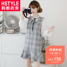 韩都衣舍2018秋装新款女装韩版假两件格子裙娃娃领连衣裙EK8823囡图片