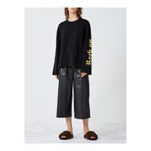 预售 Mo&Co. 黑色字母装饰针织上衣图片