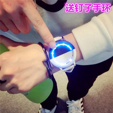 真皮创意手表男学生时尚智能触屏 简约黑白防水情侣一对潮流女式