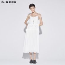 sdeer圣迪奥气质简约针织钩花蕾丝肌理吊带连衣裙S18281263图片