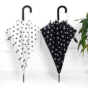 简约波点长柄雨伞