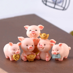 可爱小猪汽车摆件发财猪车内饰品多肉微景观DIY佩琪蛋糕猪年礼物