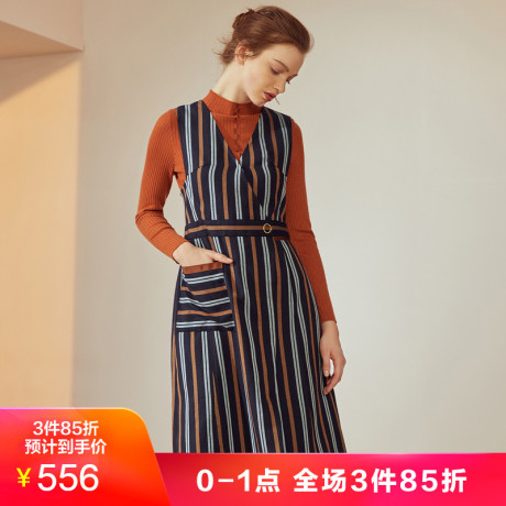 玖姿奥莱店2018秋装新款竖条纹V领中长款连衣裙女商品大图