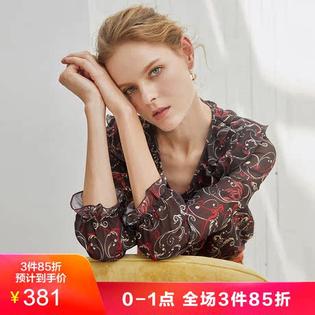 JUZUI/玖姿奥莱店2018秋装新款复古风荷叶边印花小衫女上衣商品大图