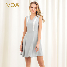VOA40姆米重磅真丝浅灰拼不对称白V领无袖条褶活泼简洁连衣裙图片