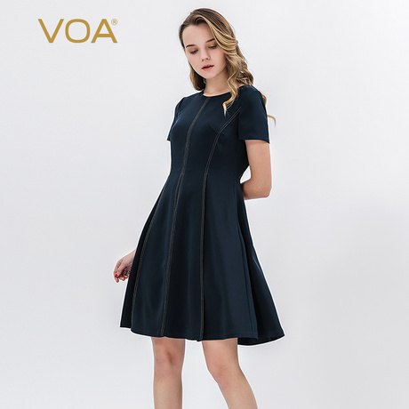 VOA36姆米藏青色重磅真丝圆领短袖自然褶金线拱针修身垂坠连衣裙商品大图