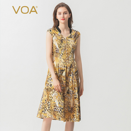 VOA28姆米真丝缎面豹纹印花撞色立领珍珠包袖X收腰显瘦时尚连衣裙商品大图