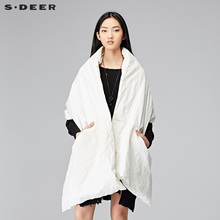 sdeer圣迪奥2017冬装新款素白写意立体绣花鸭绒披肩马甲S17461664图片