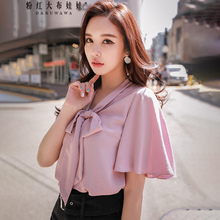 粉红大布娃娃衬衫女夏2018新款时尚系蝴蝶结短袖粉色衬衫女上衣图片