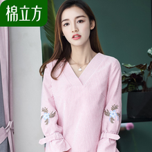 棉立方秋款上衣女2018新款女装宽松V领亲下刺绣复古港味条纹T恤图片