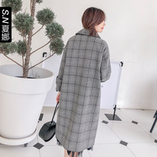 W夏娜风衣版复古英伦格纹外套2018秋冬新款中长款直筒宽松大衣女图片
