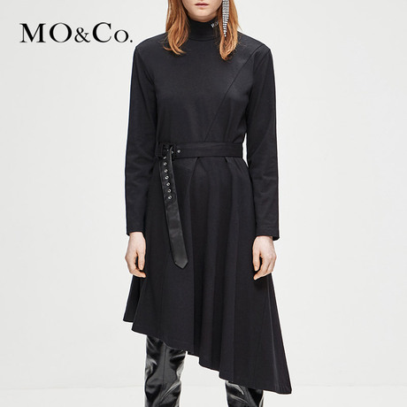 MOCO2018冬季新品纯色个性斜剪裁连衣裙MA184DRS203 摩安珂商品大图