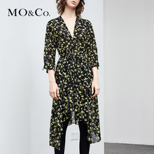 MOCO2018夏季新品V领印花不规则裙摆连衣裙MA182DRS101 摩安珂图片