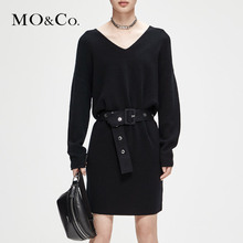 MOCO2018秋季新品V领毛衣金属穿孔腰带长袖连衣裙 摩安珂图片
