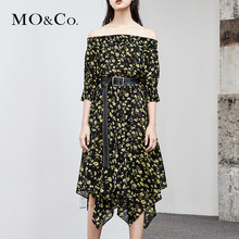 MOCO2018夏季新品一字肩碎花不规则裙摆连衣裙MT182DRS106 摩安珂图片