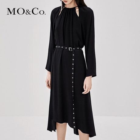 MOCO2018秋季新品镂空纯色金属腰带连衣裙MA183DRS114 摩安珂商品大图