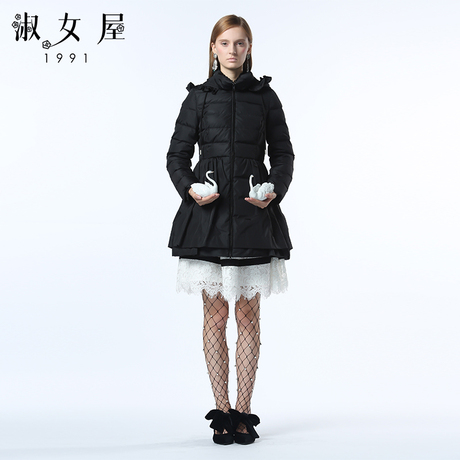 淑女屋2018年冬季新款100%锦纶修身柔软连帽黑色长款羽绒外套商品大图