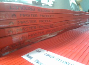 申威达切纸机配件进口切纸机刀条刀垫波形蛇形红色刀条厂家直销